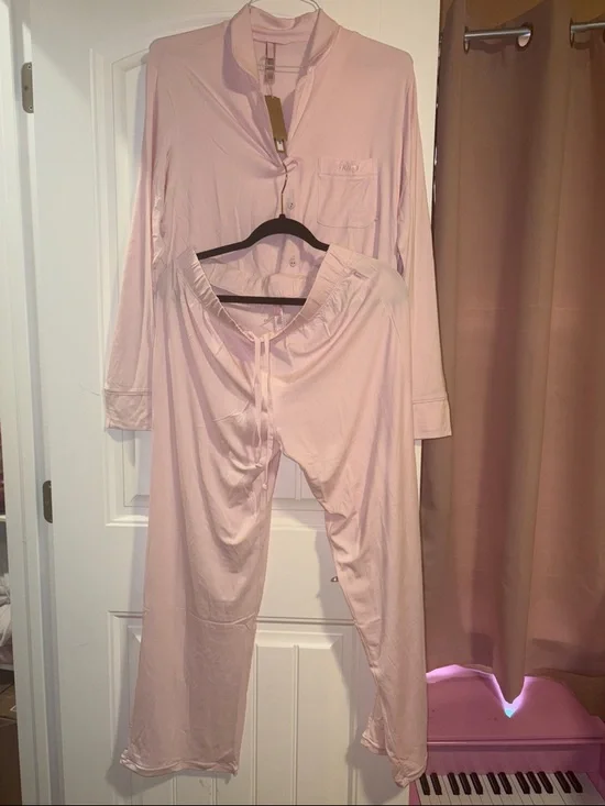 Women'sSkims Bloom Pajama Set - Soft Long Sleeve Top & Drawstring Pants - Picture 2 of 2